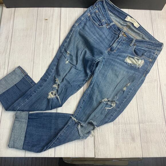 Abercrombie and Fitch Blue Distressed Straight Leg Jeans Size 6R - Picture 1 of 5
